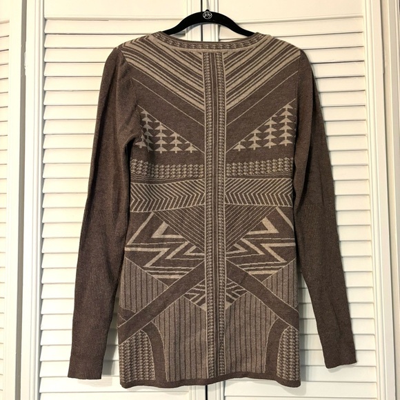 Patrizia Luca Brown and Tan Patterned V Neck Pullover Sweater - Picture 2 of 5